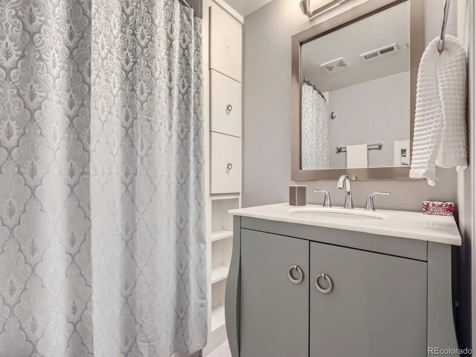 Denver, Colorado 80210, United States, 4 Bedrooms Bedrooms, ,4 BathroomsBathrooms,Residential,Pending,39264