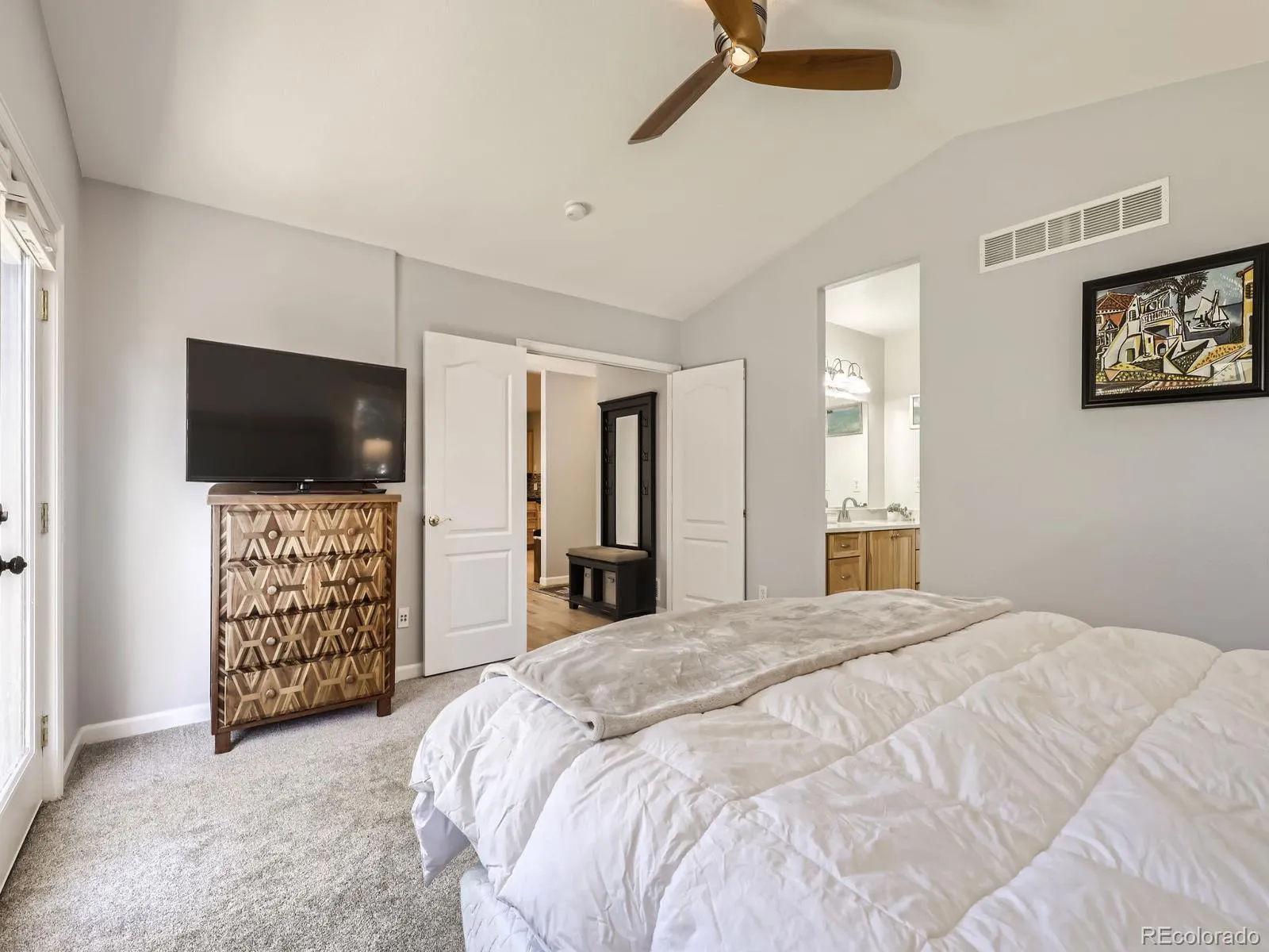 Denver, Colorado 80210, United States, 4 Bedrooms Bedrooms, ,4 BathroomsBathrooms,Residential,Pending,39264