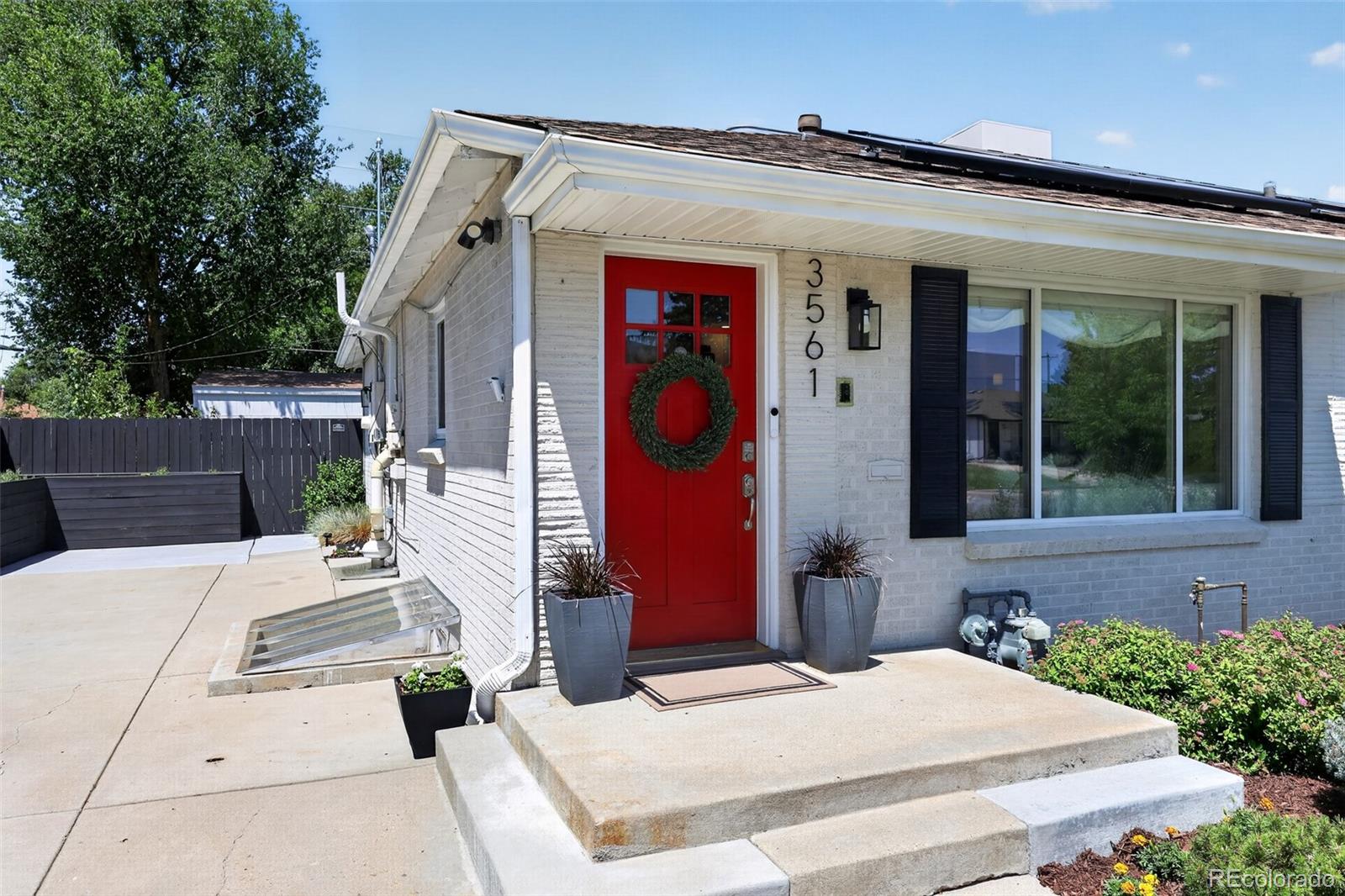 3561 Pontiac Street