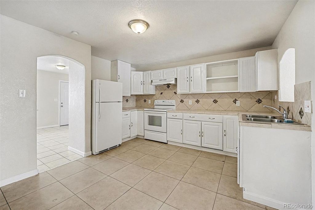 Photo of 2308 Galena Street, Aurora, CO 80010 (MLS # 7192715)