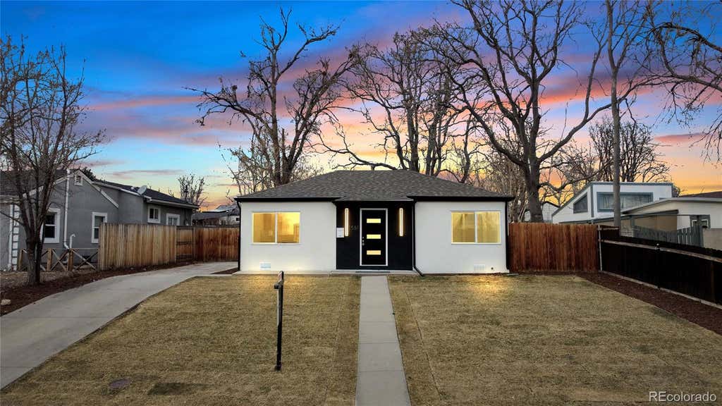 Photo of 1551 W Hoye Place, Denver, CO 80223 (MLS # 8057993)
