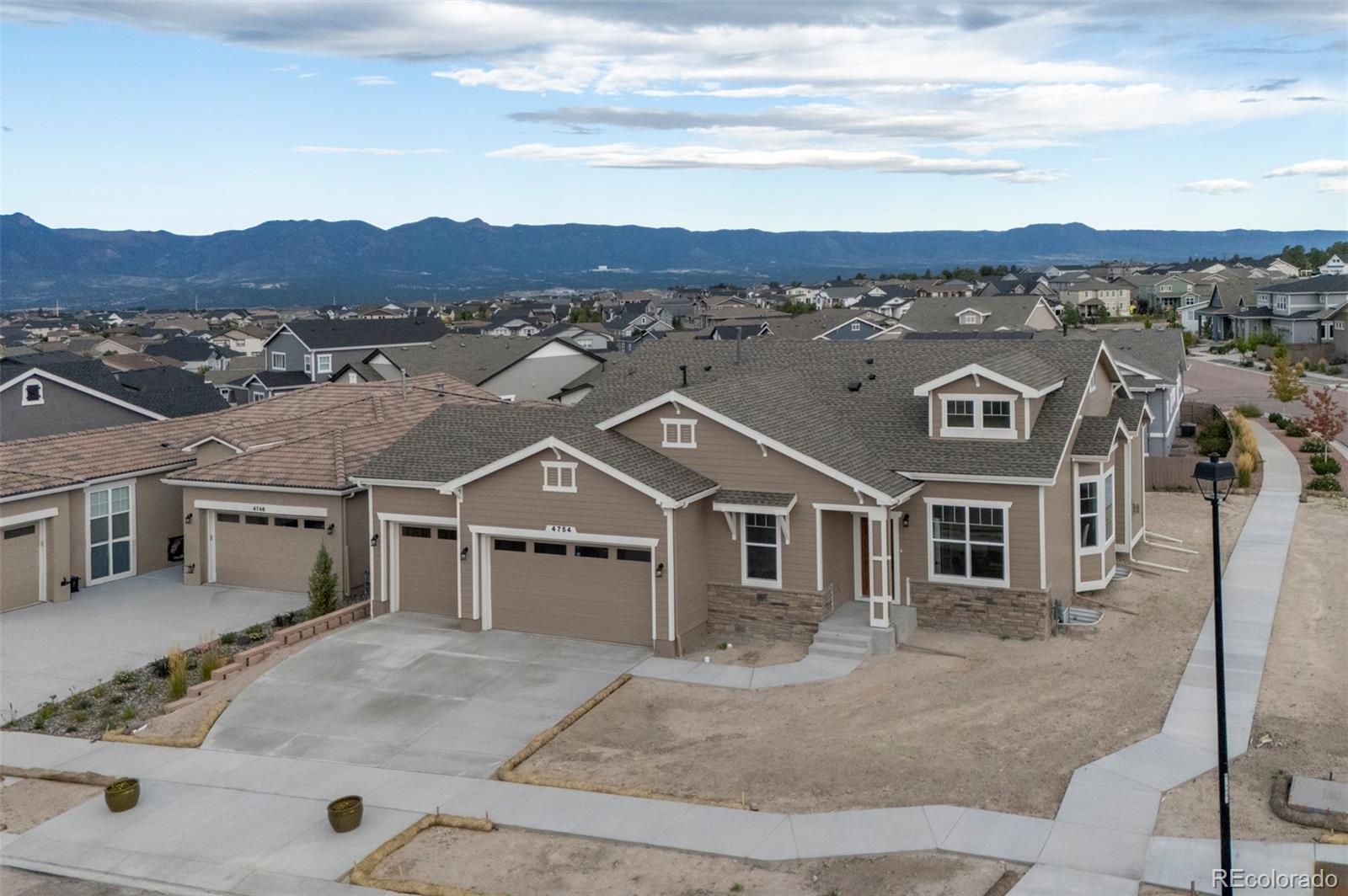 4754 Hanging Lake Circle