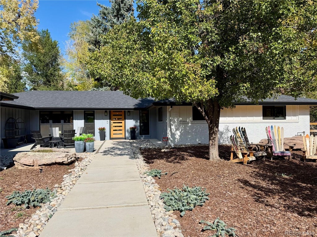 Photo of 4677 W Wagon Trail Road, Littleton, CO 80123 (MLS # 5598322)