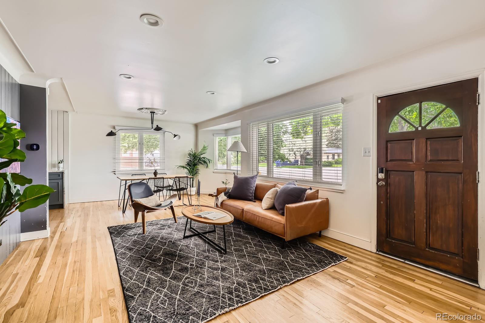 900 Locust Street