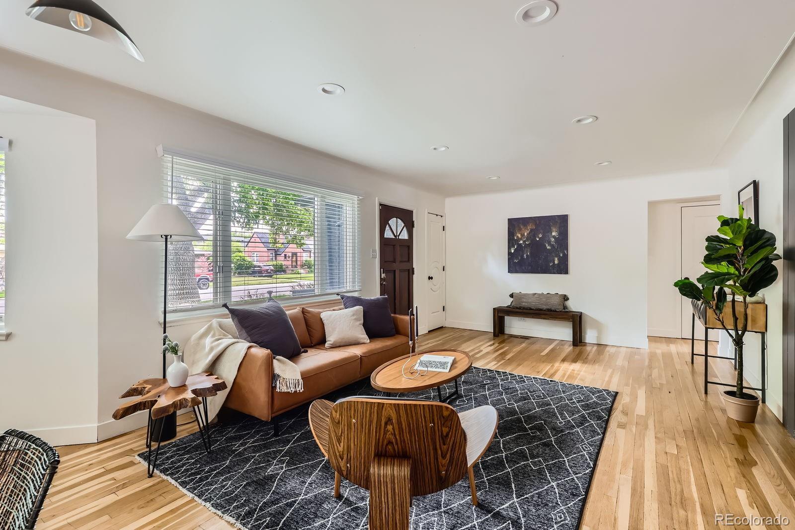 900 Locust Street