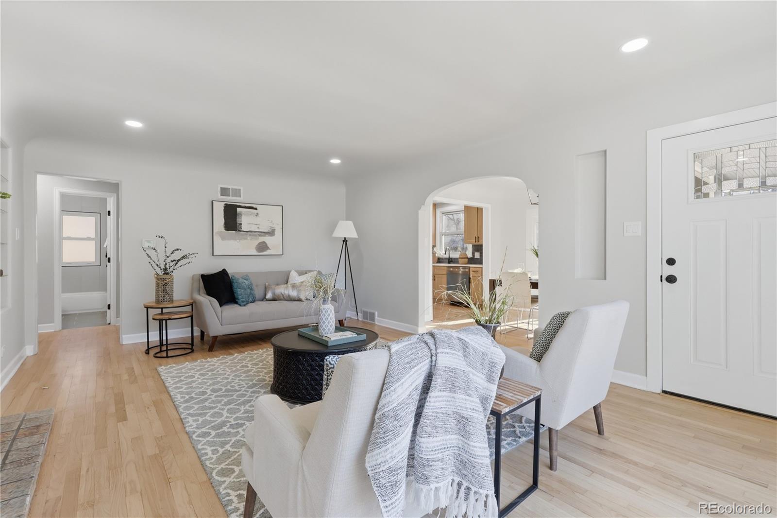 2732 S Downing Circle