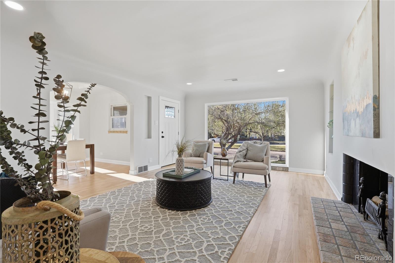 2732 S Downing Circle