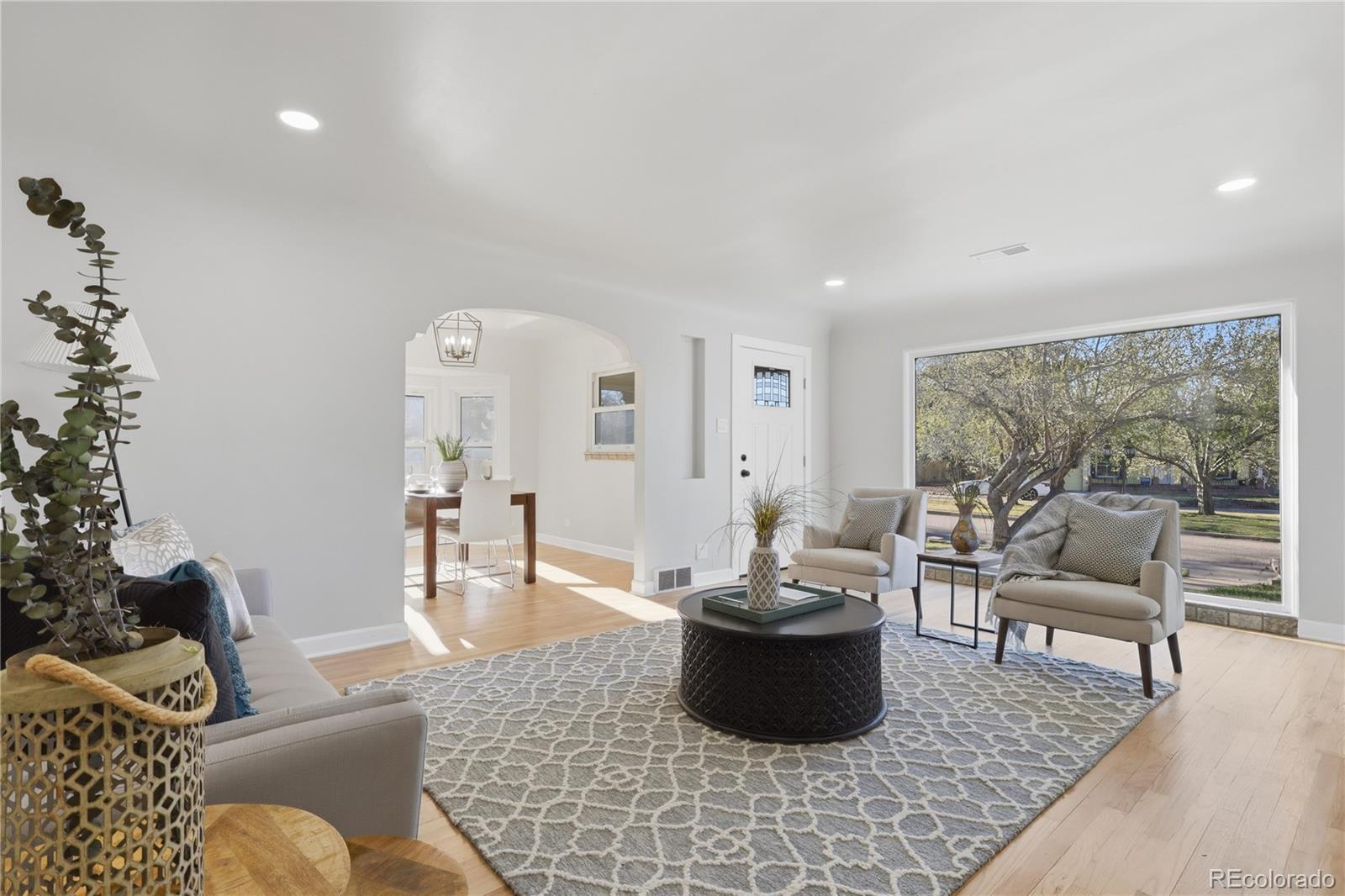 2732 S Downing Circle