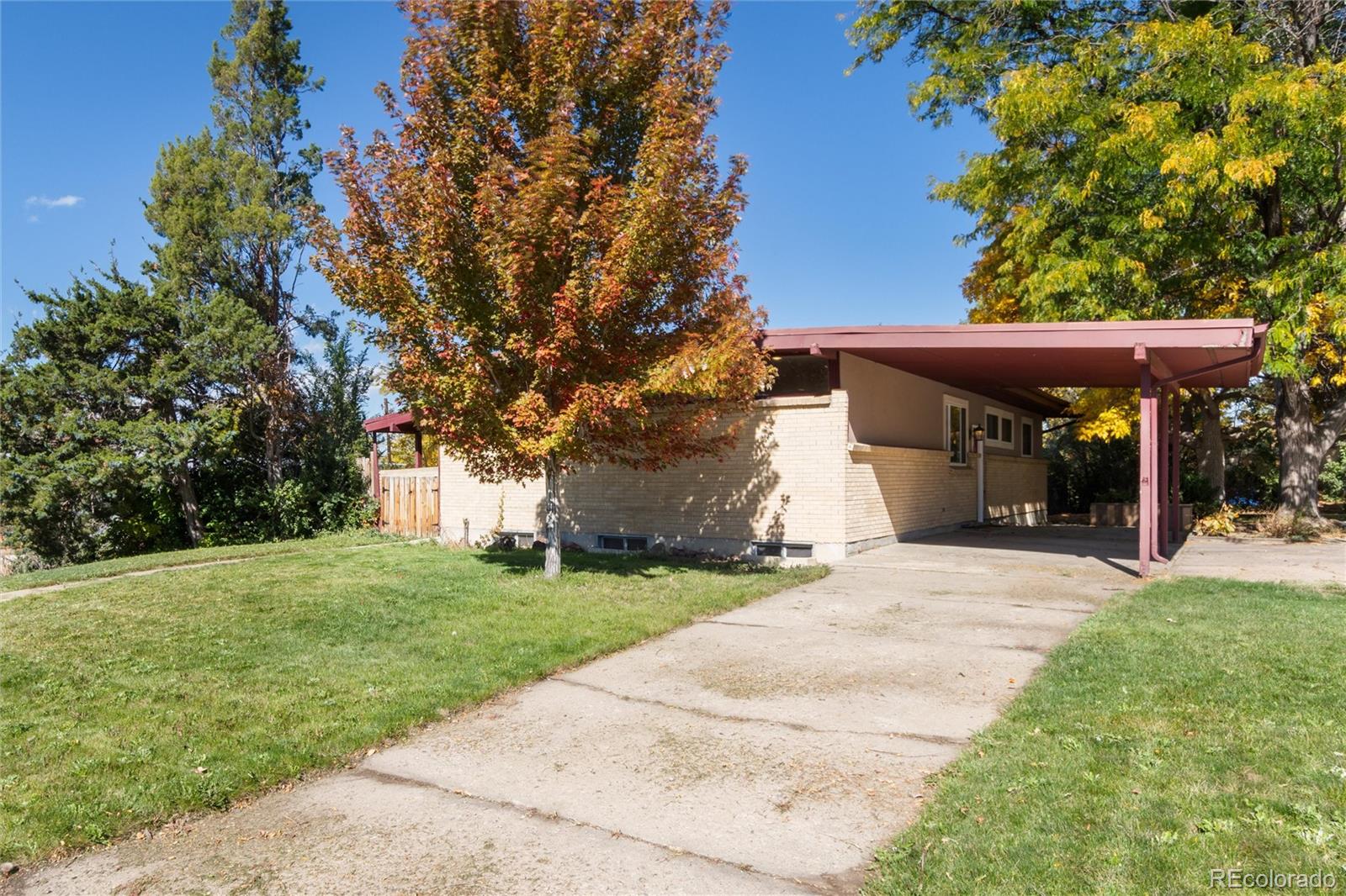3095 E Maplewood Avenue