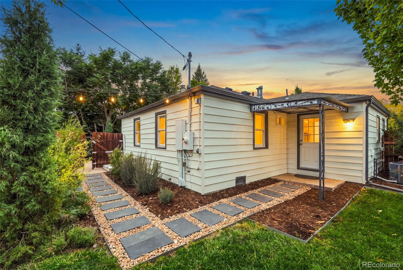 4580 W Short Place