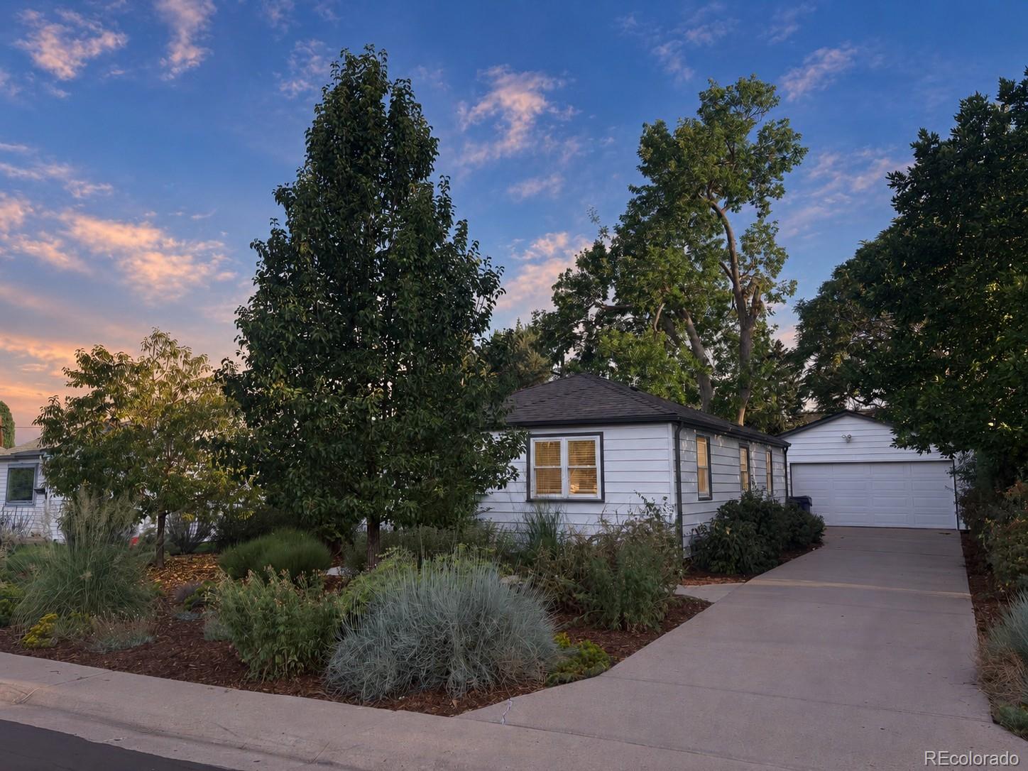 4580 W Short Place