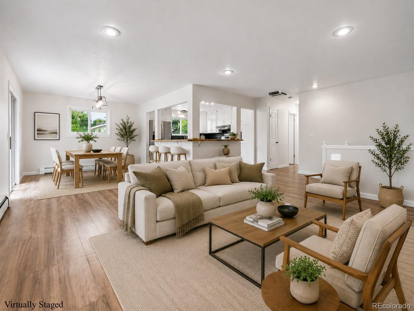 1404 E Fremont Circle N