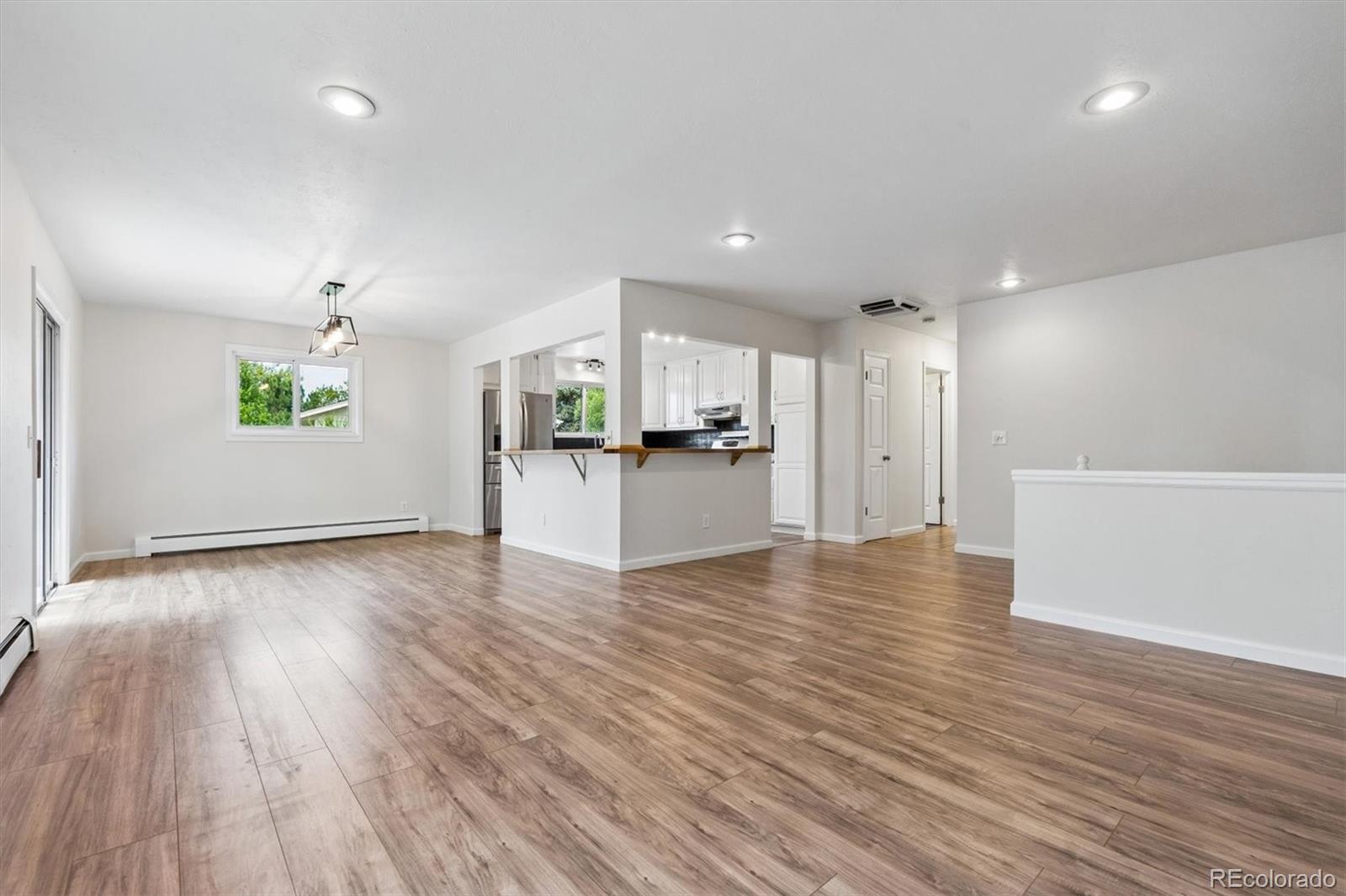 1404 E Fremont Circle N