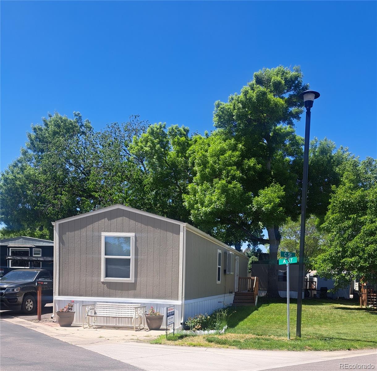 View Aurora, CO 80011 mobile home