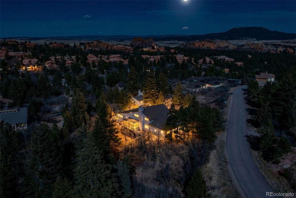 Photo of 7116 Fox Circle, Larkspur, CO 80118 (MLS # 8773395)