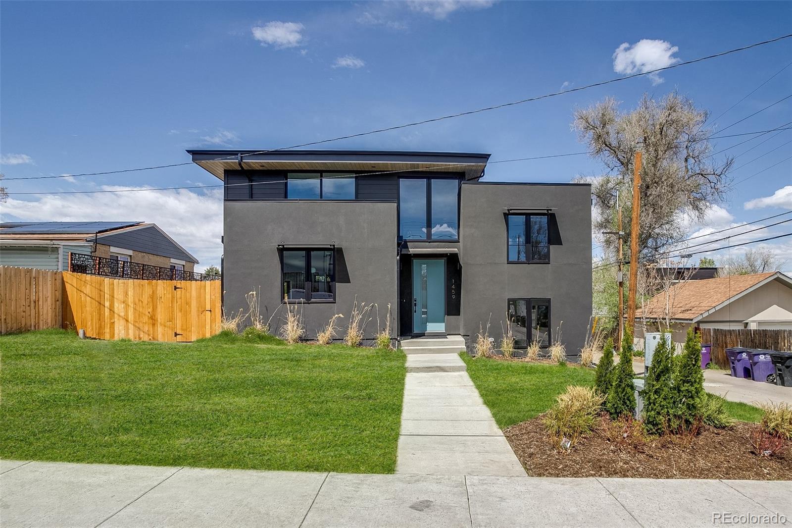 1459 W 42nd Avenue