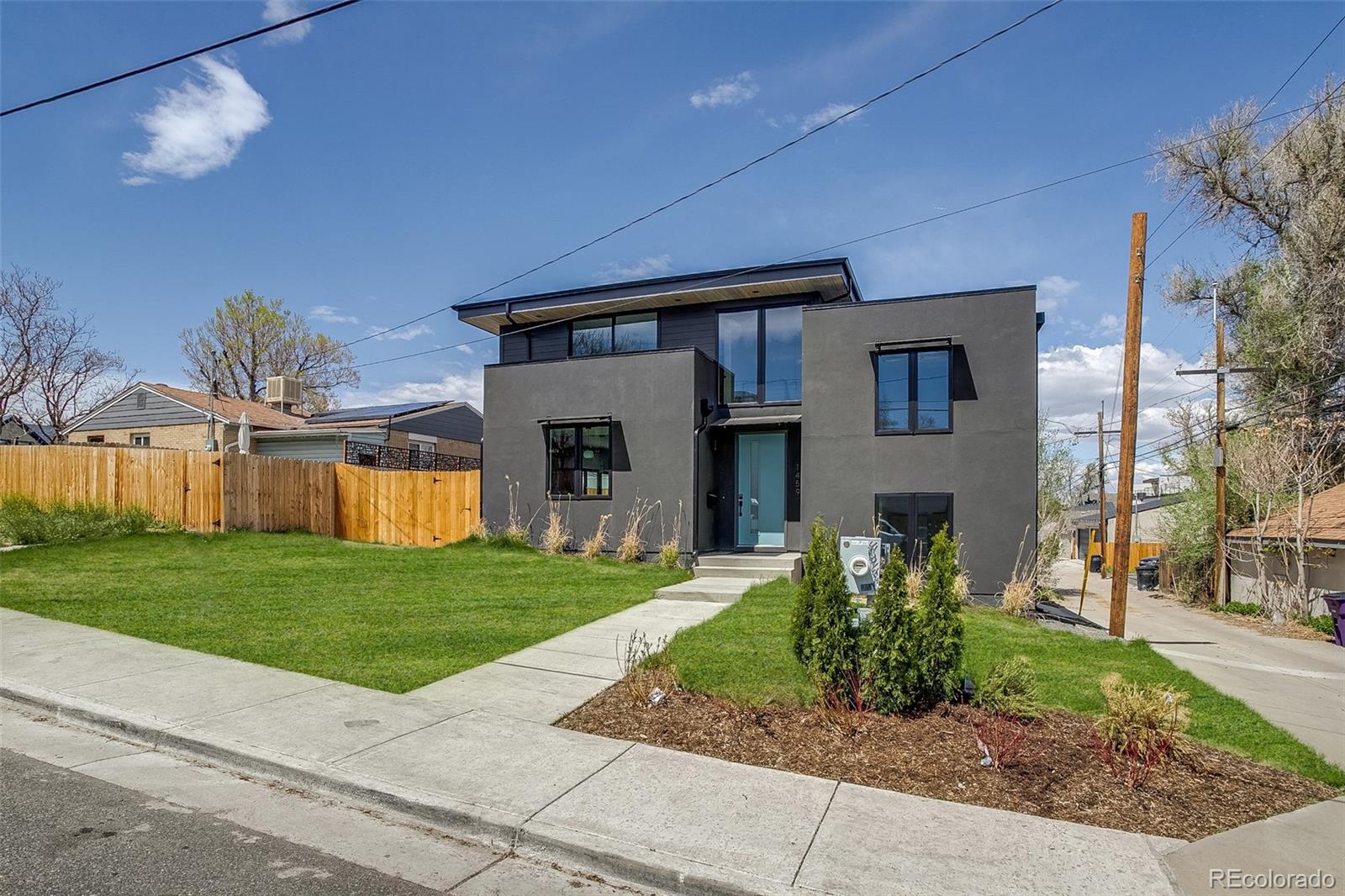 1459 W 42nd Avenue