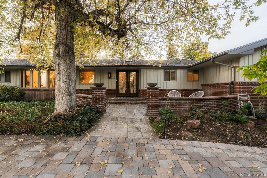 Photo of 3 Meadowlark Lane, Littleton, CO 80123 (MLS # 6574956)