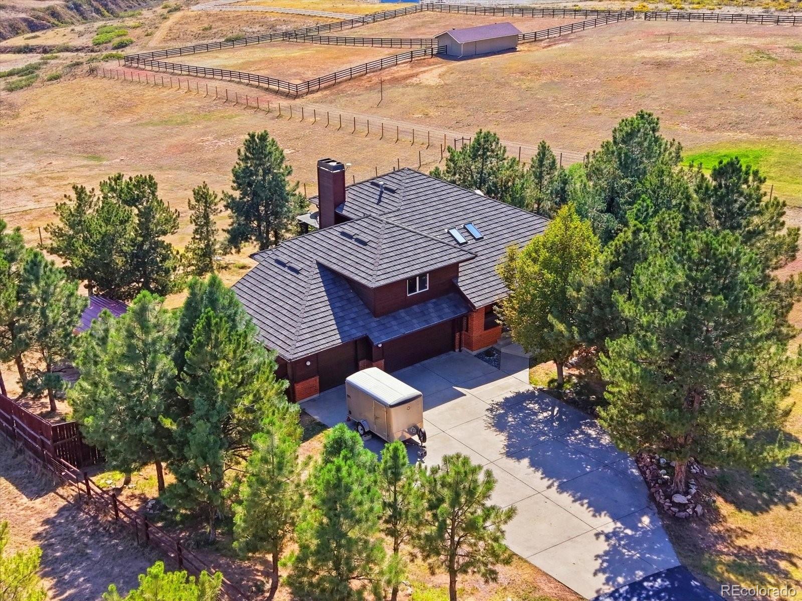 6040 W Lakeside Court