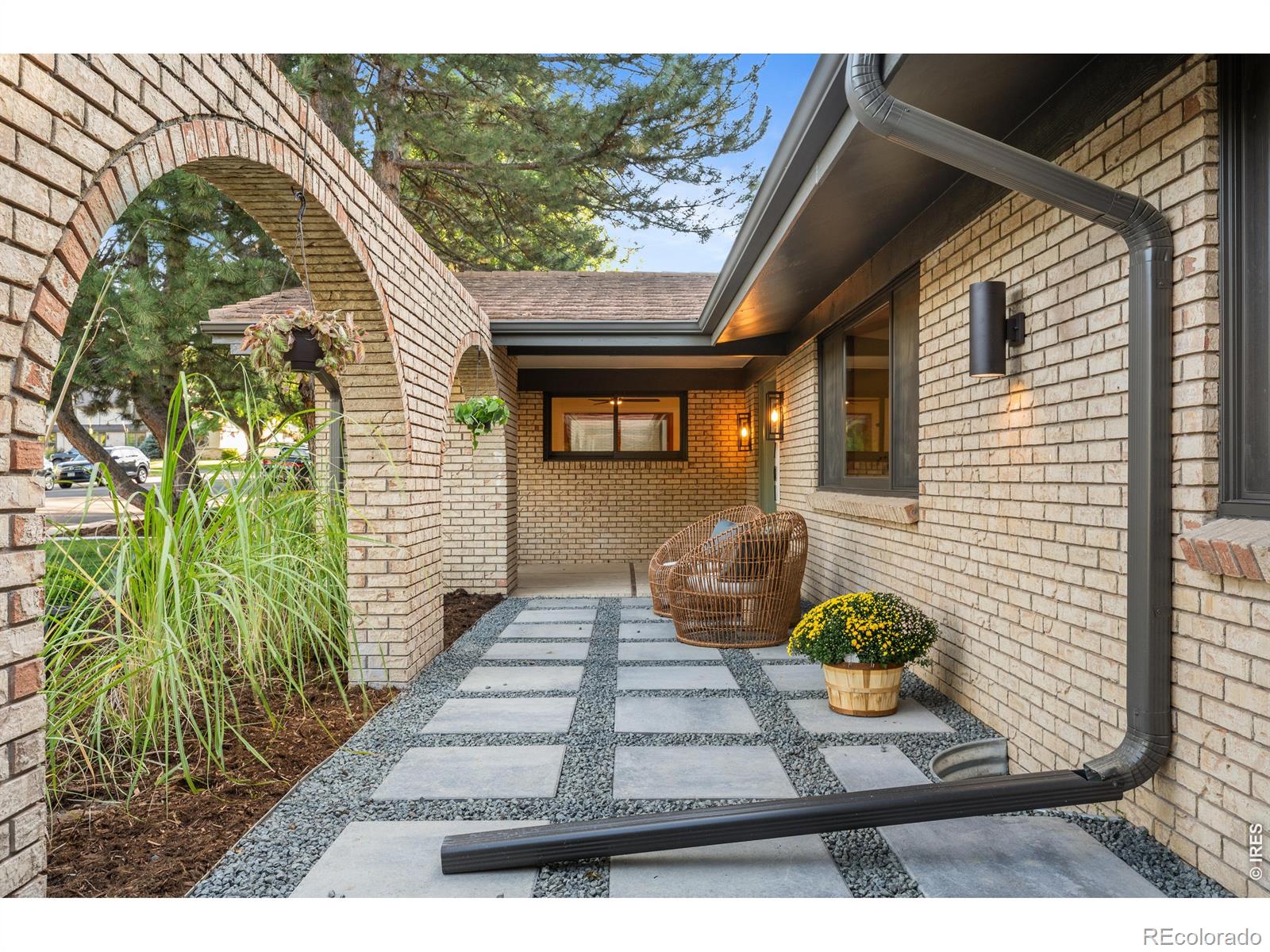 3701 S Peach Way, Denver, CO, 80237 2 3701 S Peach Way