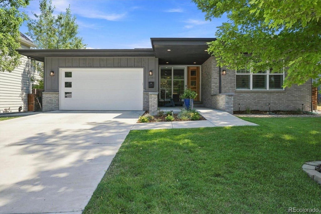 Photo of 2980 S Cherry Way, Denver, CO 80222 (MLS # 8396338)