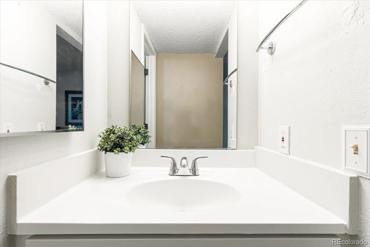 3121 S Tamarac Drive 302H