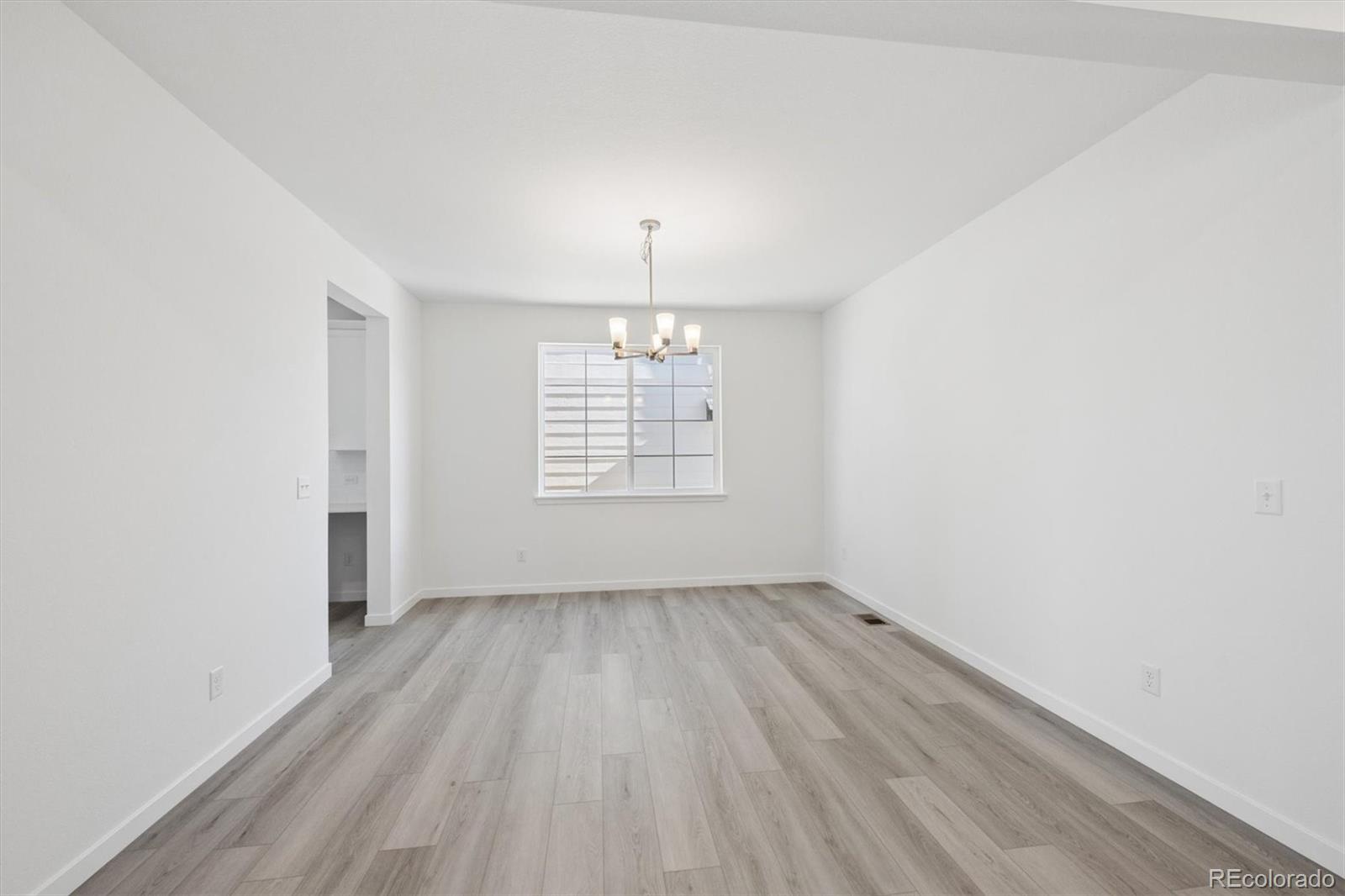 5701 Wayfarer Circle