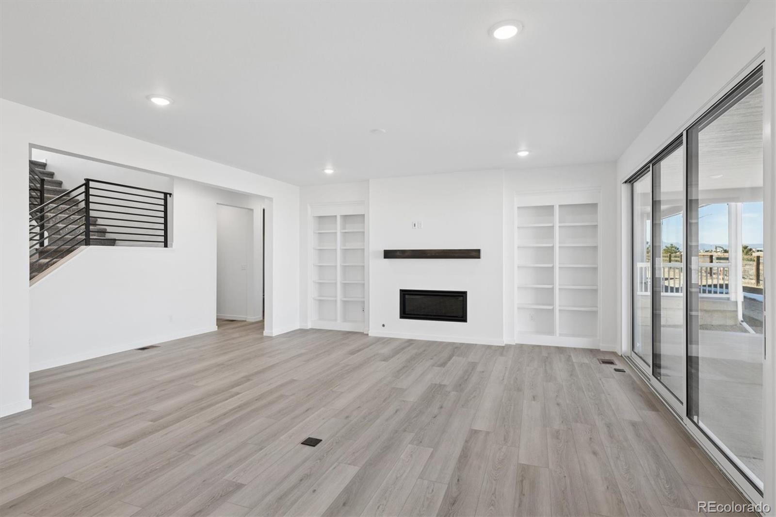 5701 Wayfarer Circle