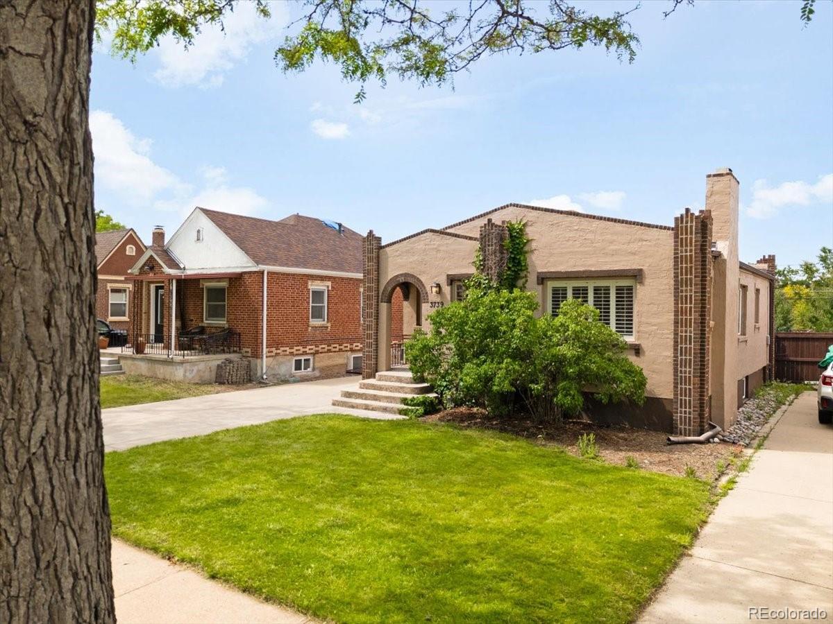 3739 W 46th Avenue