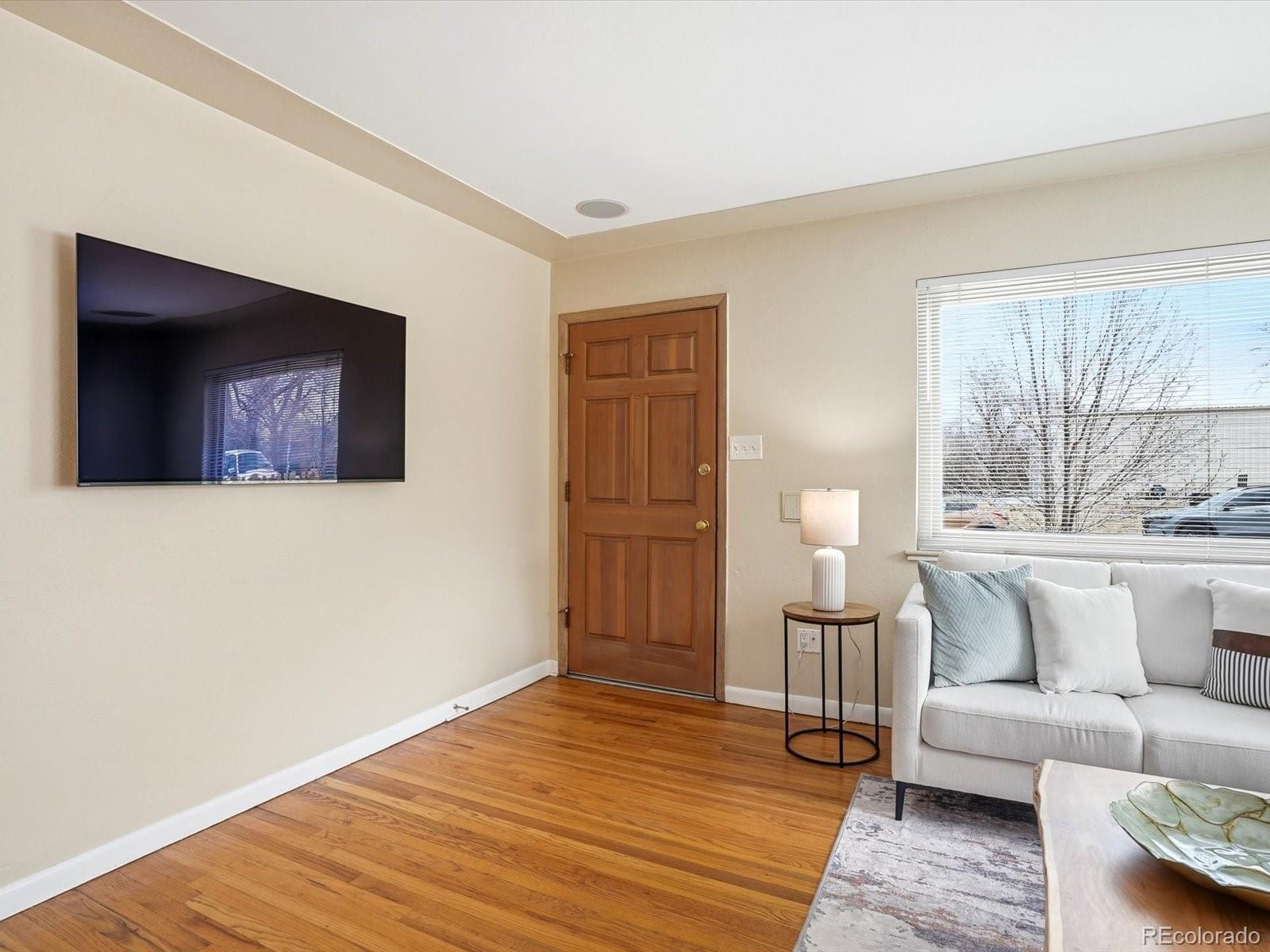 965 Saulsbury Street