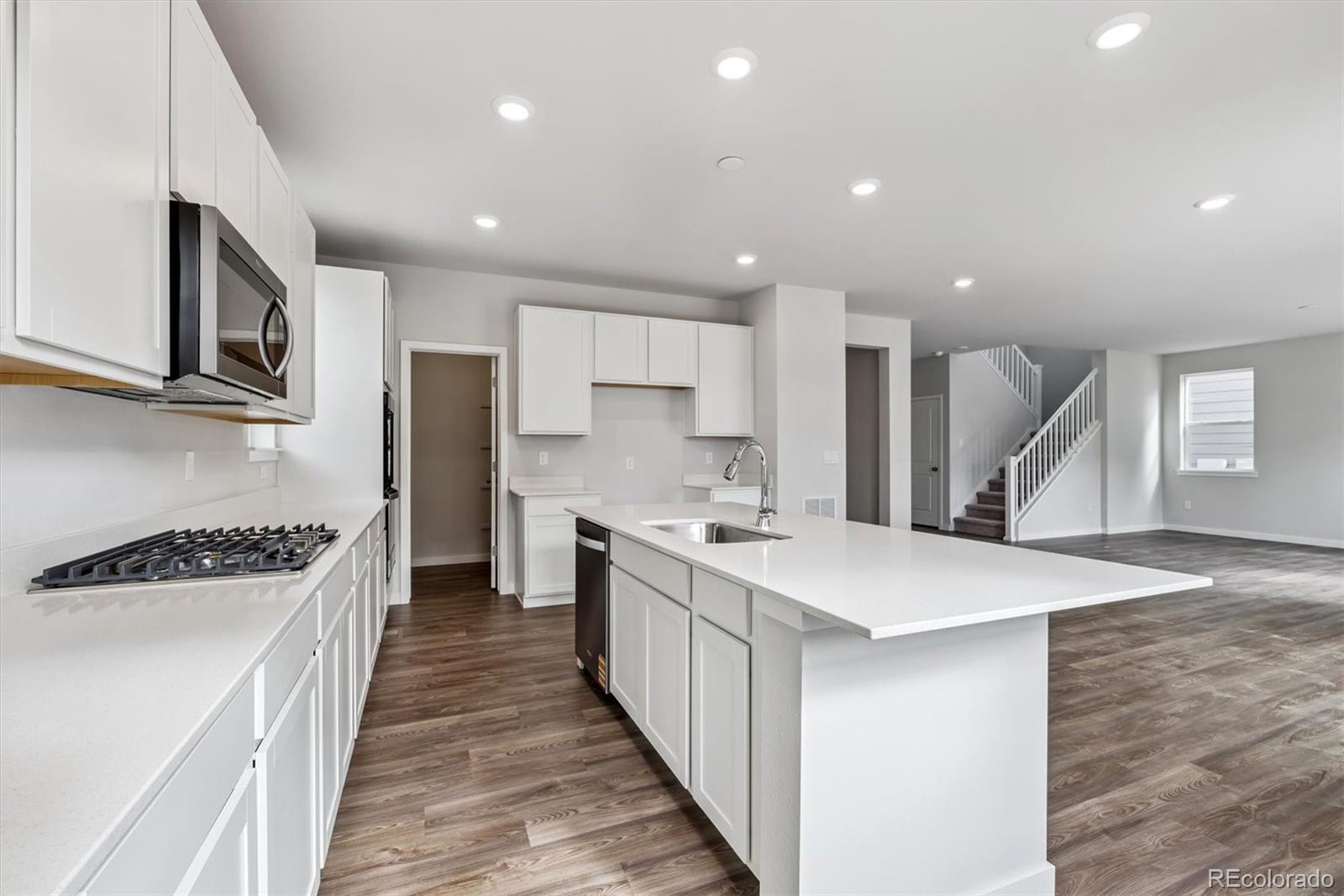 1420 Loraine Circle N