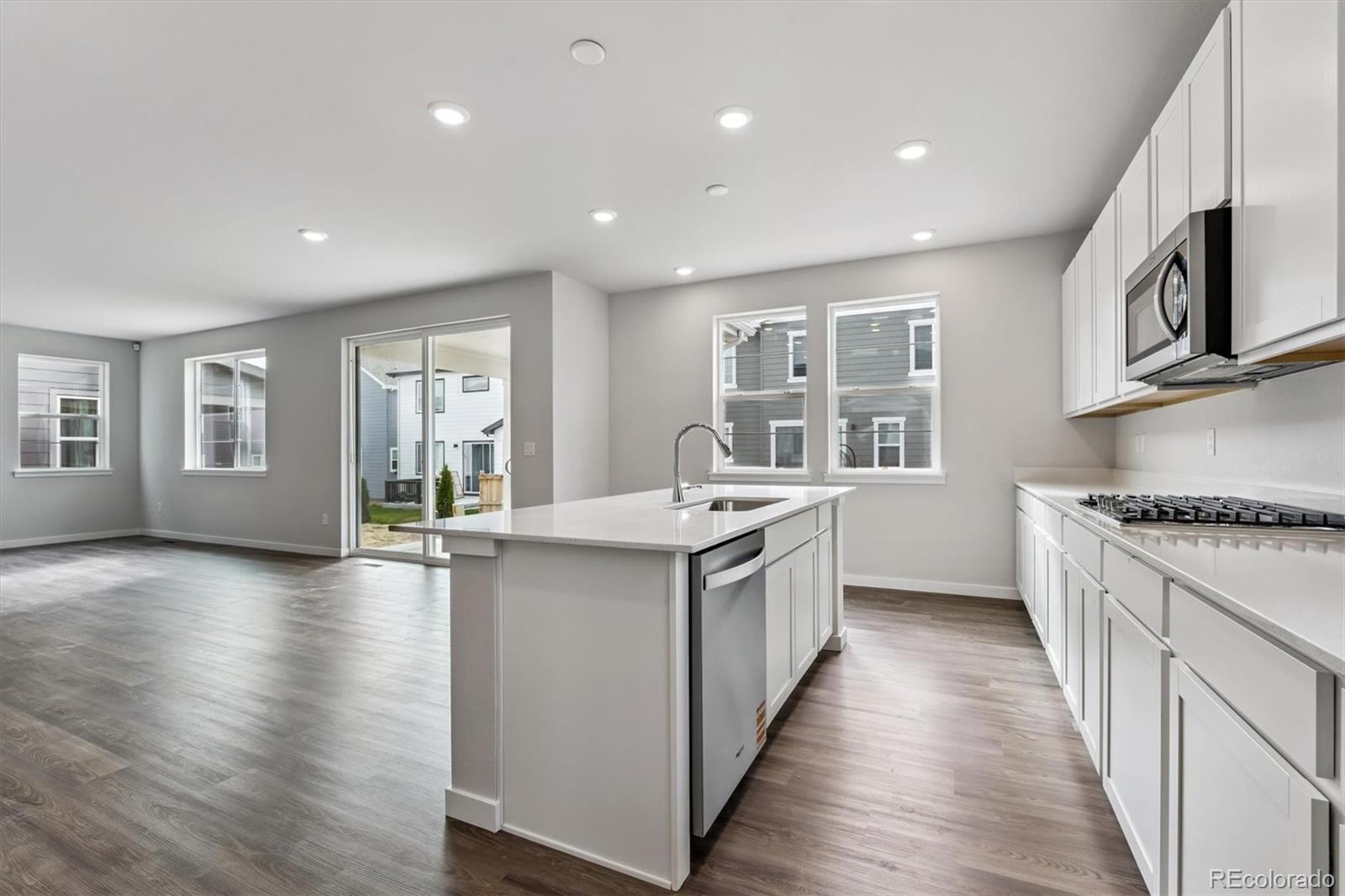 1420 Loraine Circle N