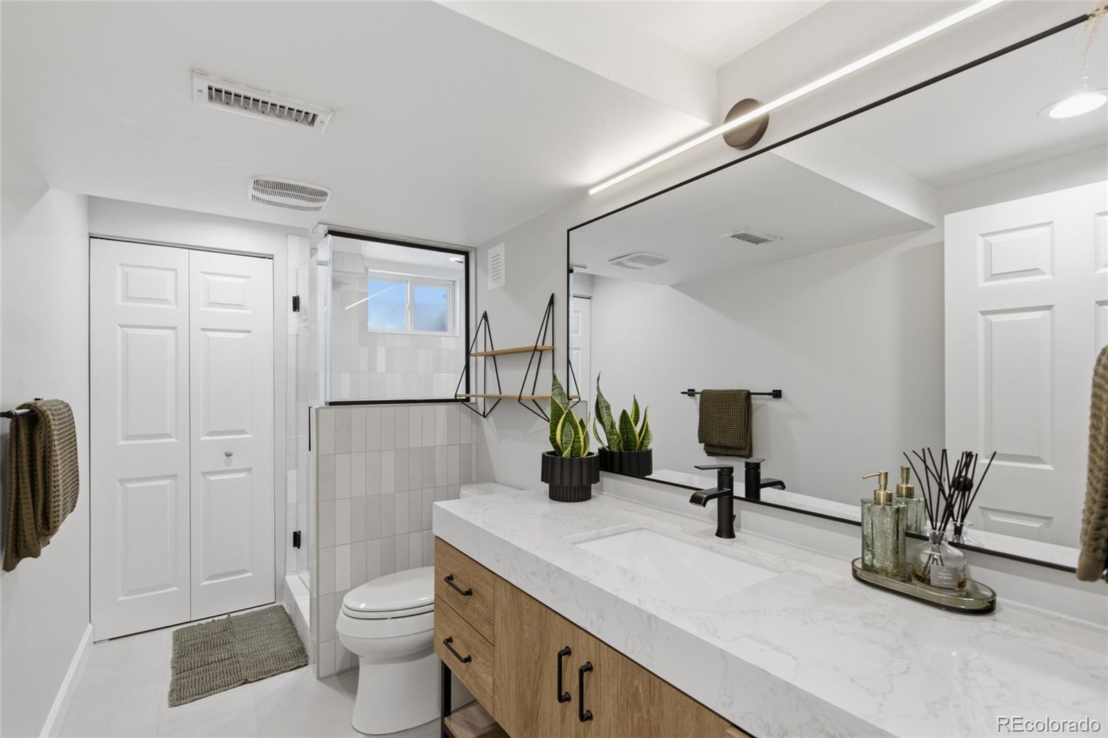 2776 S Newland Street