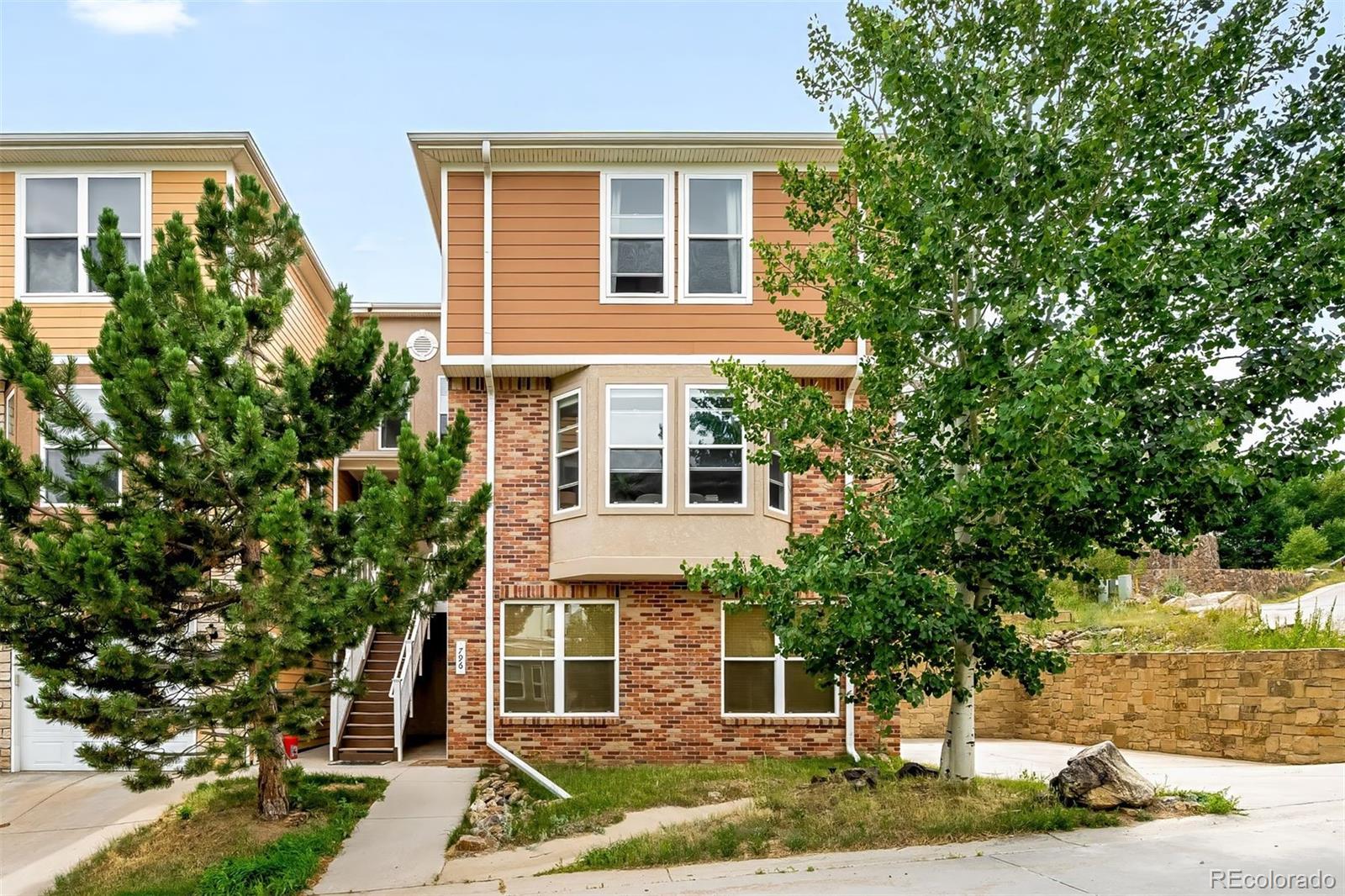 796 Louis Drive