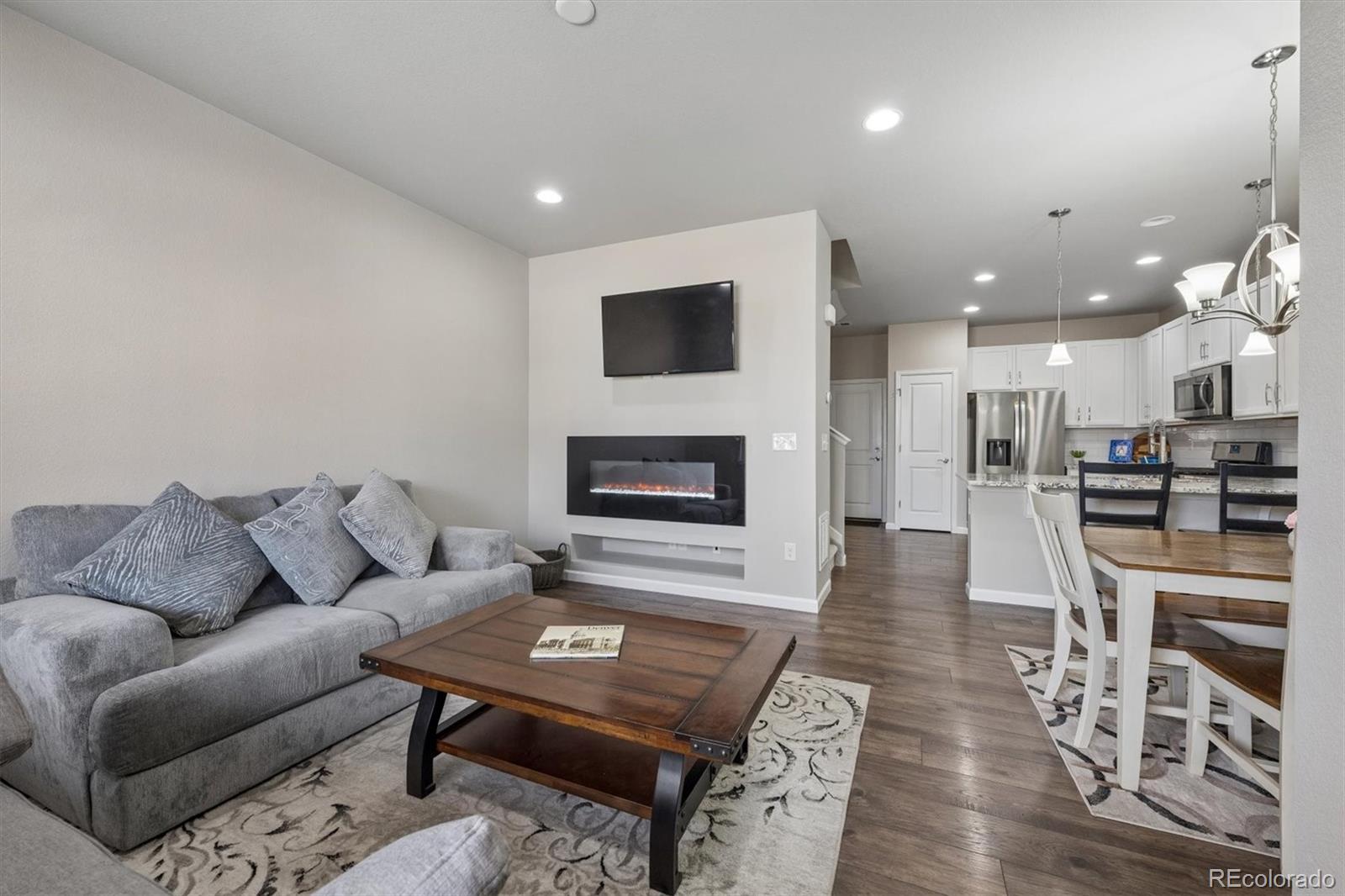 522 E Dry Creek Place