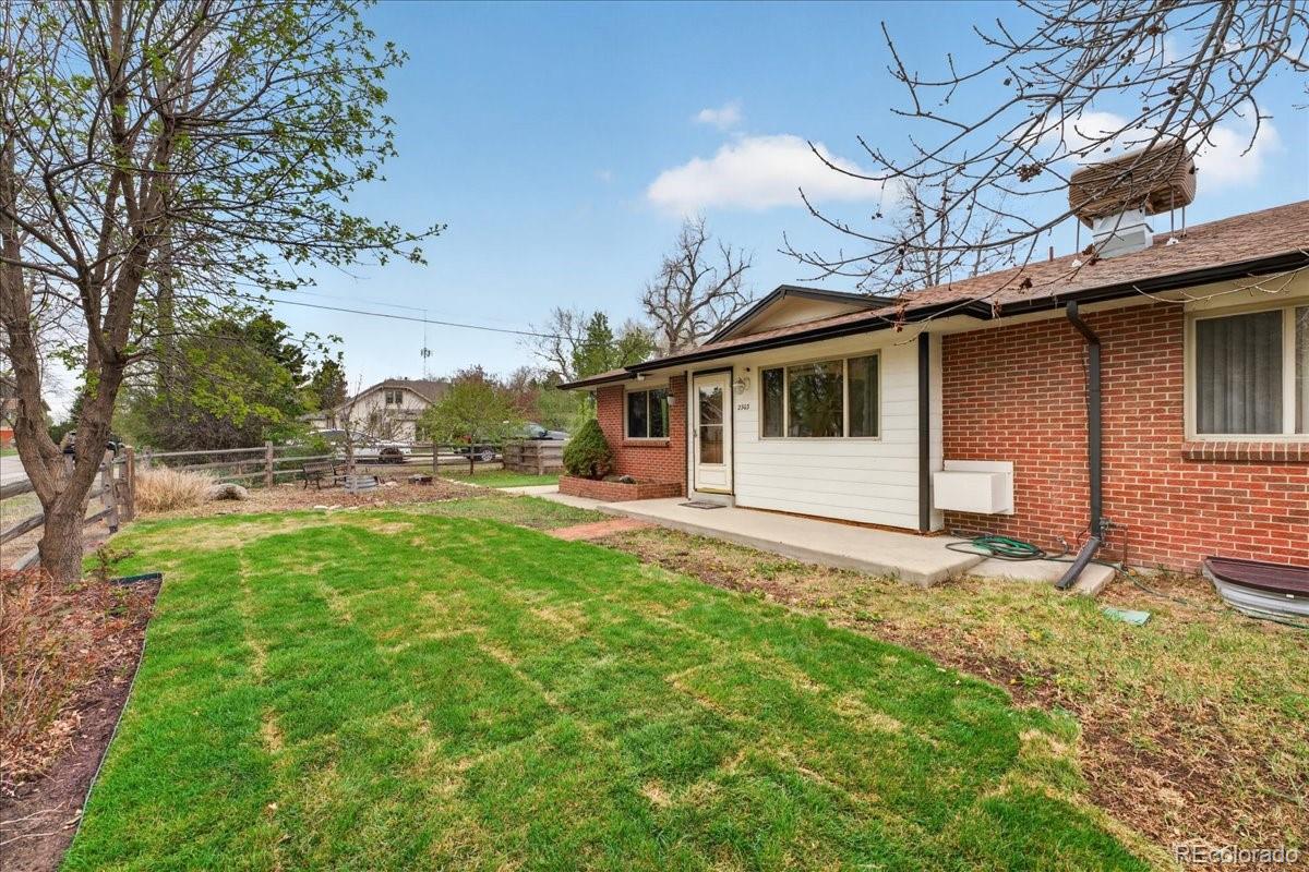 2303 Iris Street