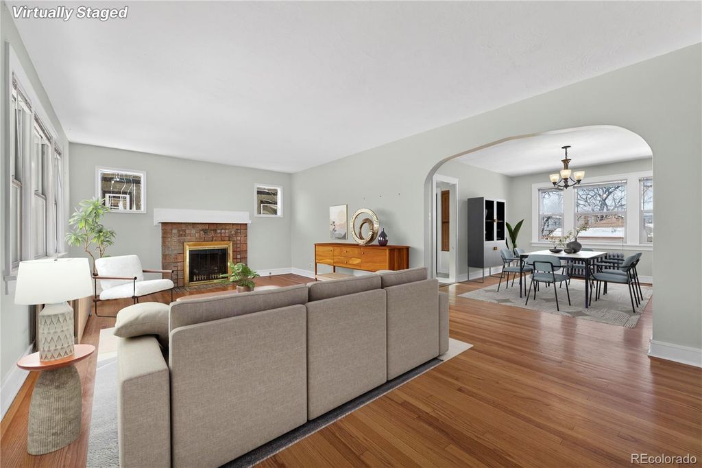 Photo of 925 S University Boulevard, Denver, CO 80209 (MLS # 2711690)