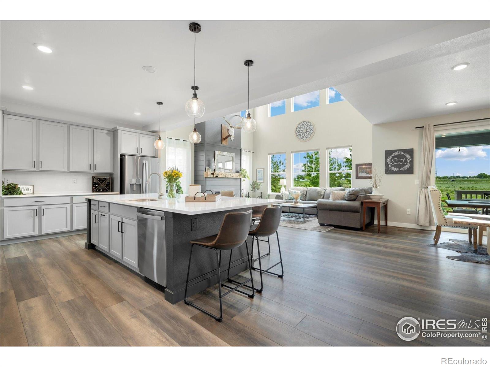 800 Meadowlark Drive