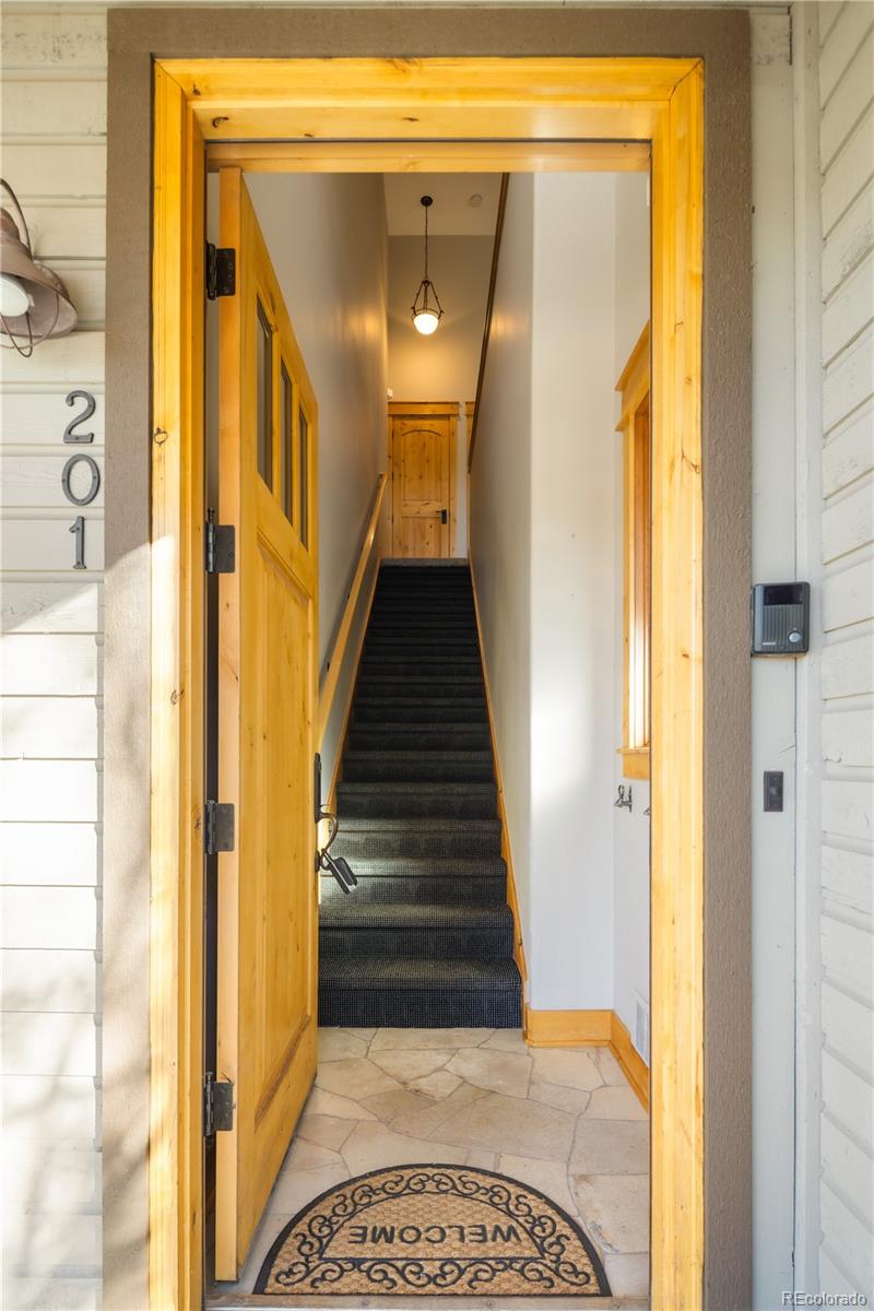 31276 Stone Canyon Road 76-201