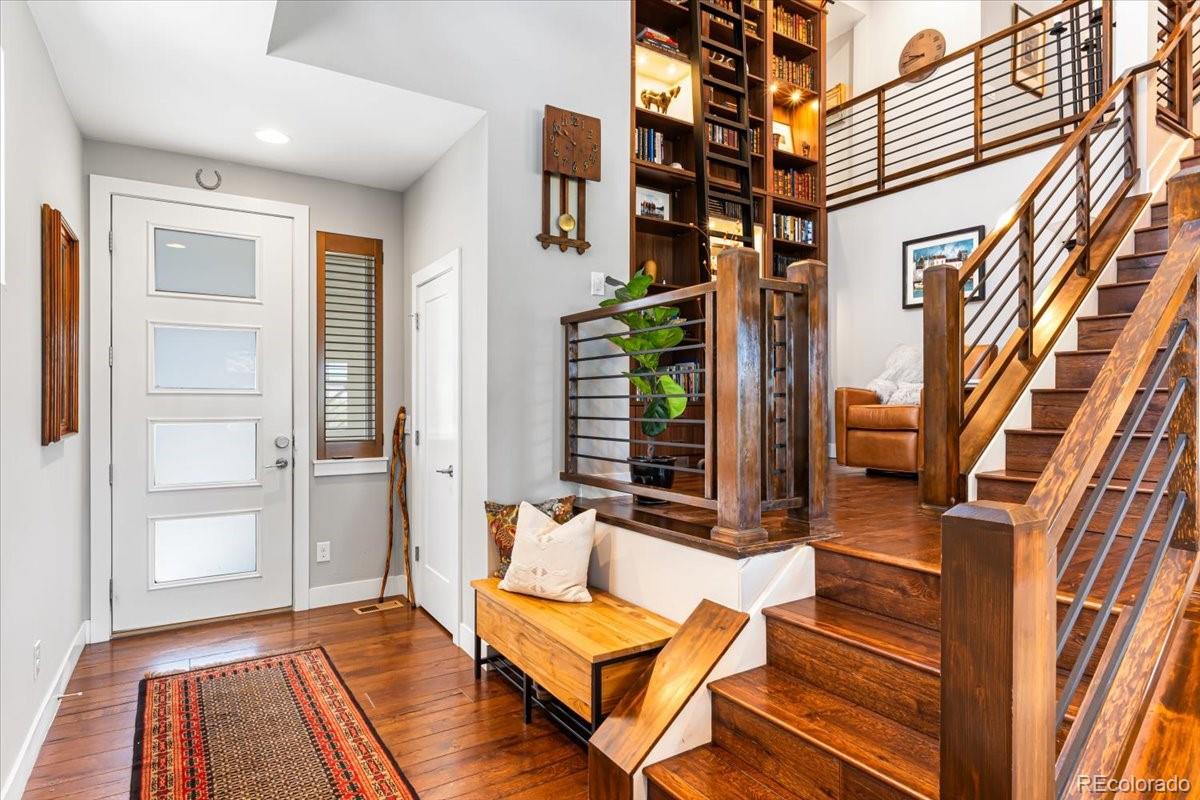 4687 W 50th Place