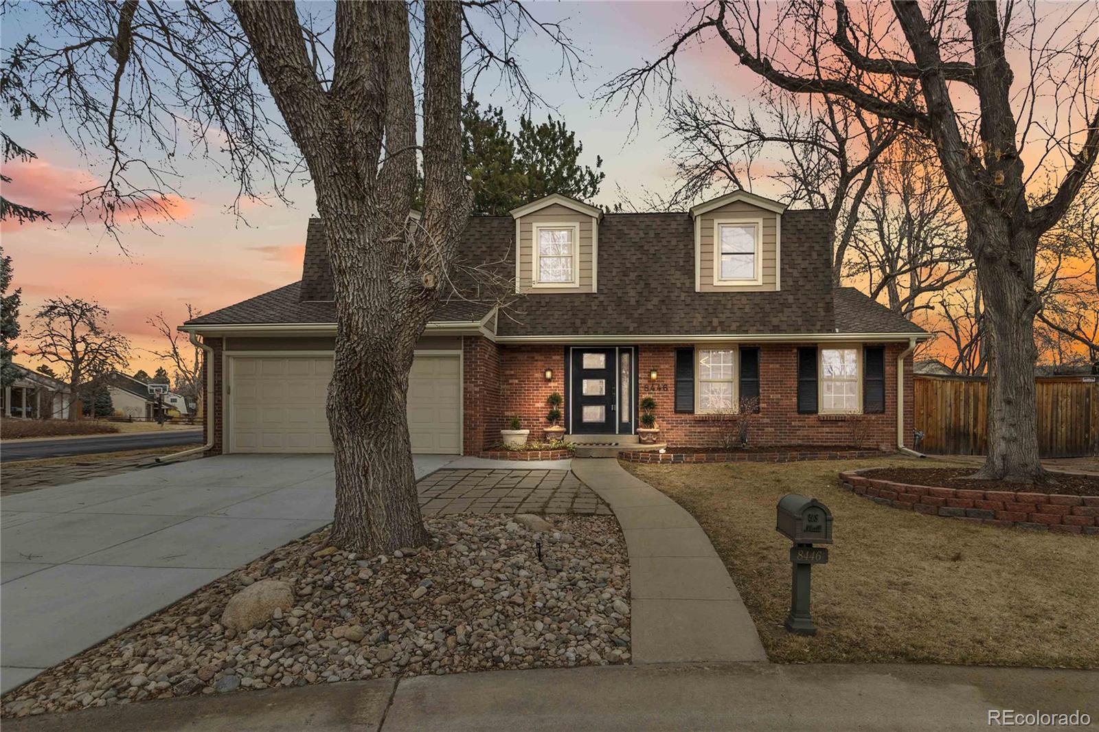 8446 E Hinsdale Drive