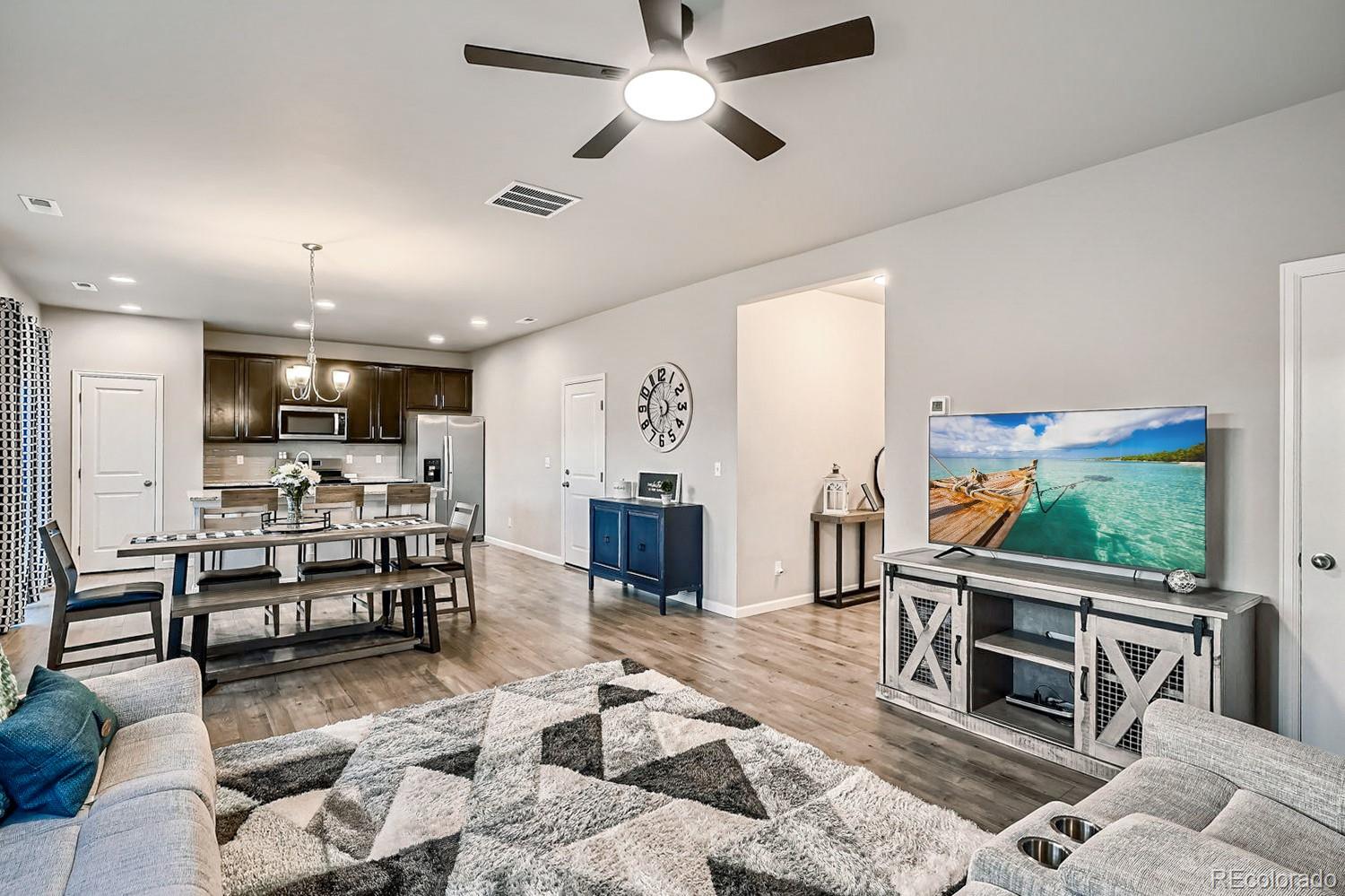 1542 Goldfield Trail
