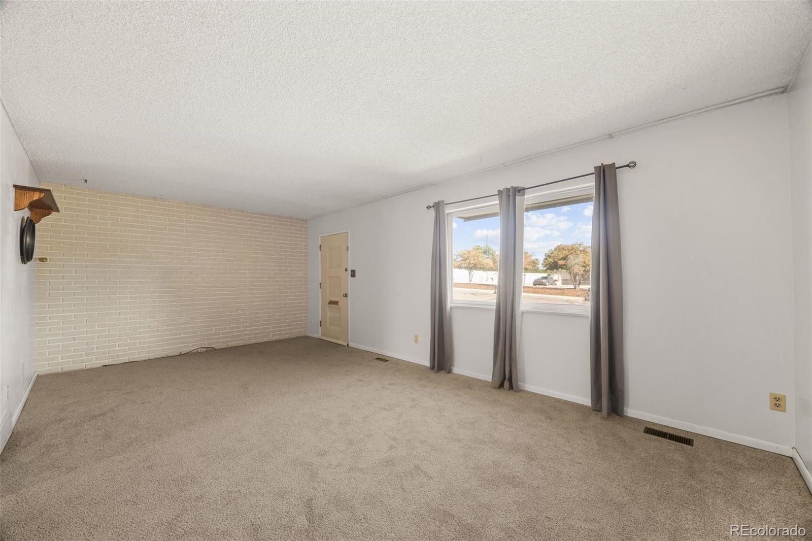8613 Santa Fe Drive