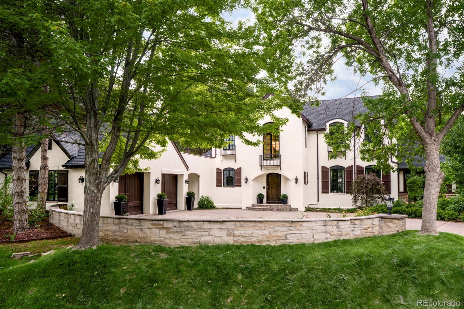 4 Foxtail Circle