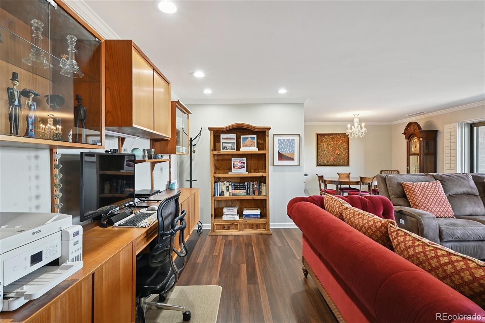 420 S Marion Parkway 802