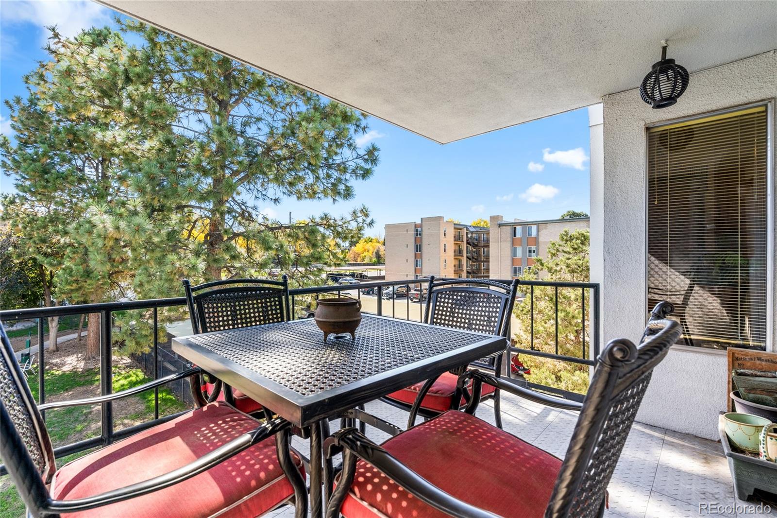 2325 S Linden Court 318