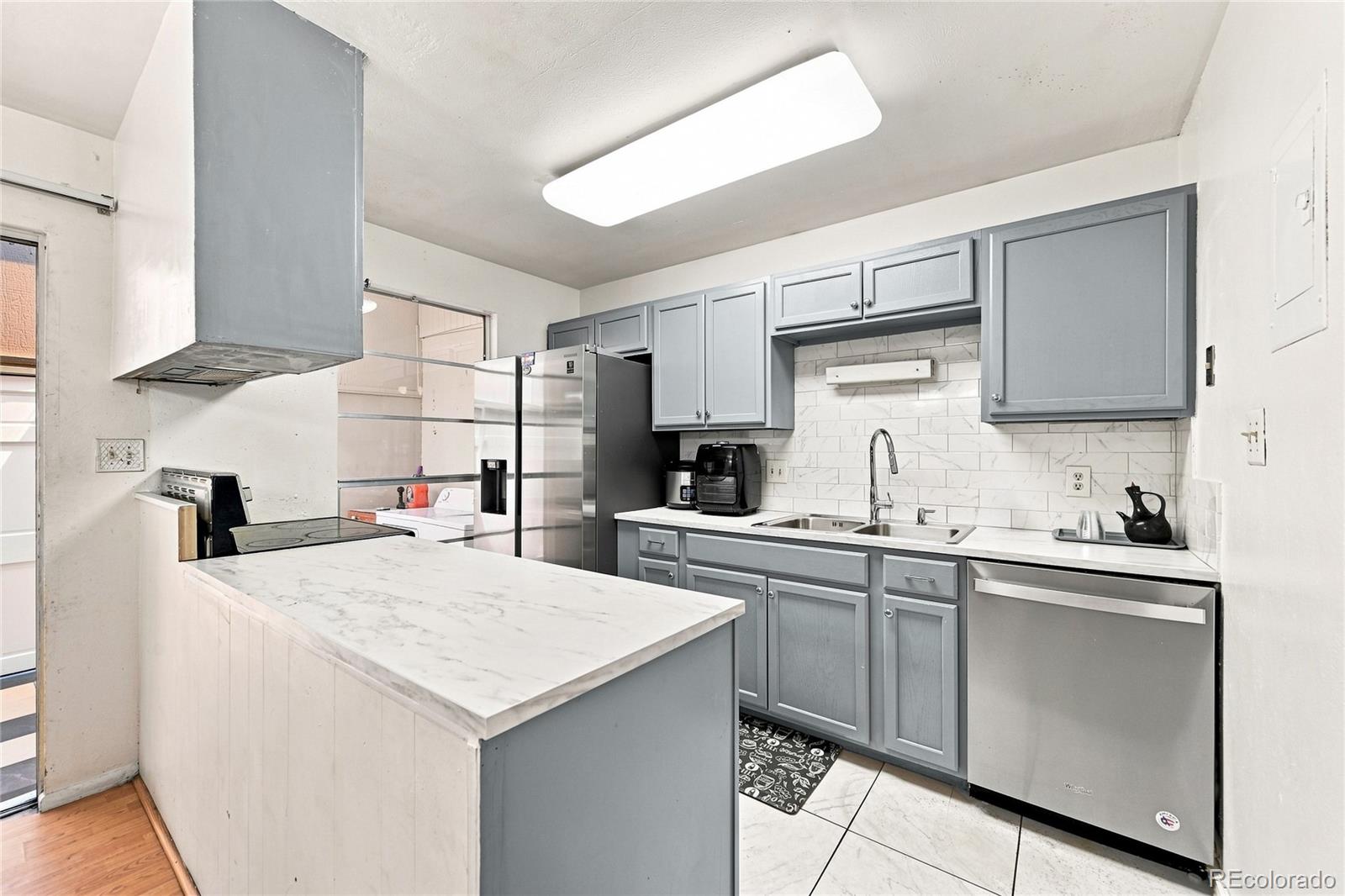147 Paris Circle