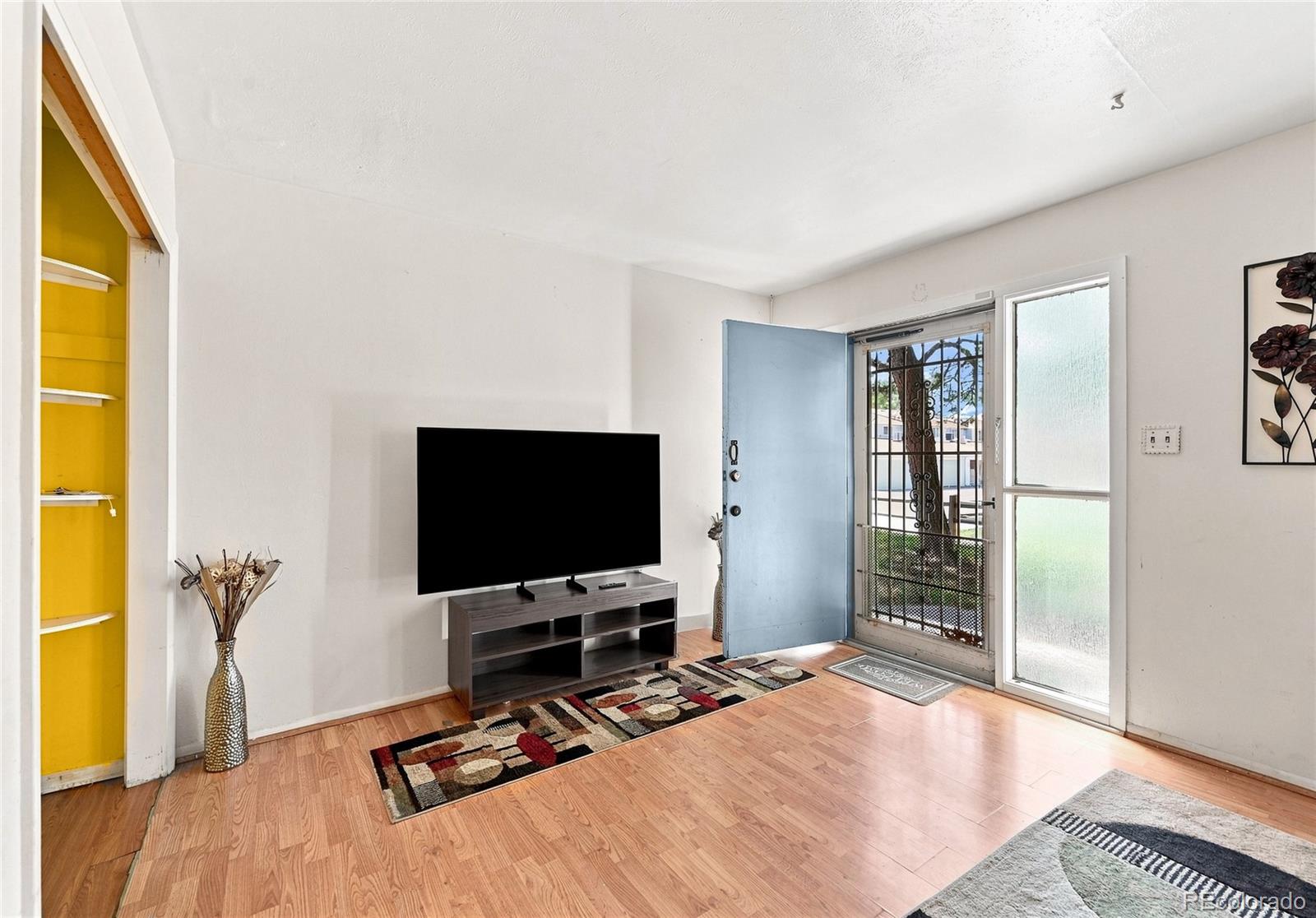 147 Paris Circle