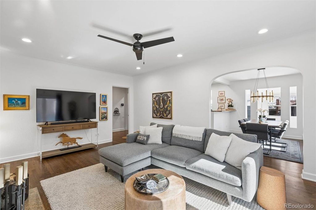 Photo of 950 S Euclid Way, Denver, CO 80209 (MLS # 6073982)