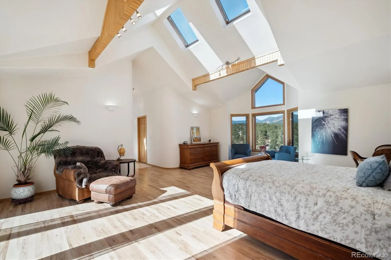 Evergreen, Colorado 80439, United States, 4 Bedrooms Bedrooms, ,3 BathroomsBathrooms,Residential,Pending,77725